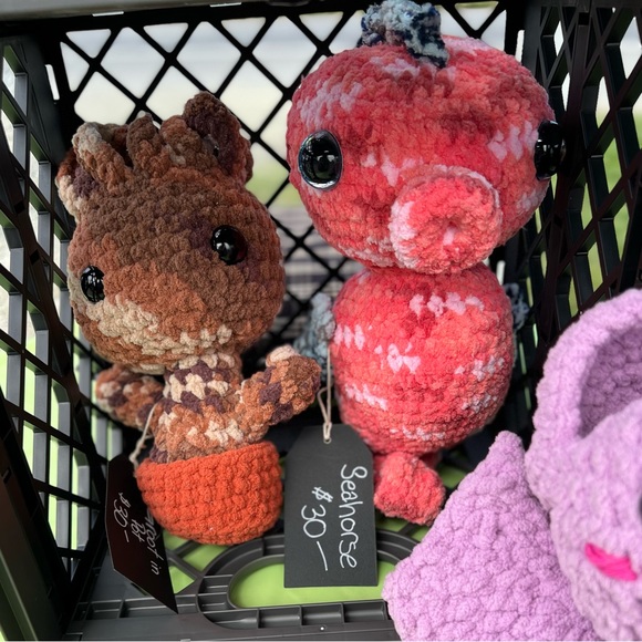 NWOT Unhinged Crochet Handcrafted Crochet Hats, Bats, This & Thats - Picture 9 of 16